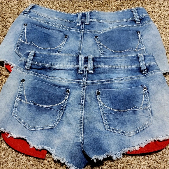 Rue 21 Shorts Exposed Red Pockets.. 7/8 and 9/10 avail. - Picture 7 of 8